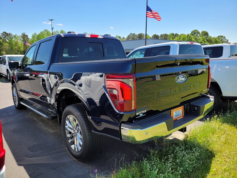 2025 Ford F-150 Lariat photo 9