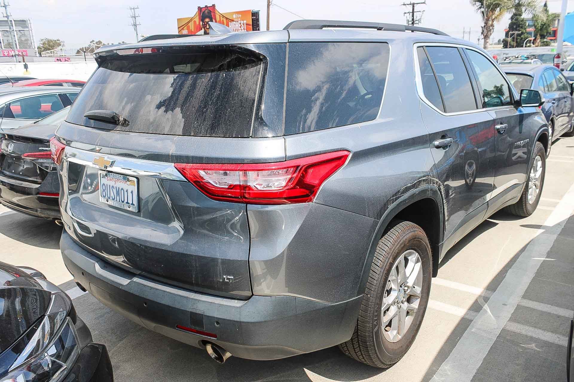 2021 Chevrolet Traverse Cloth photo 2