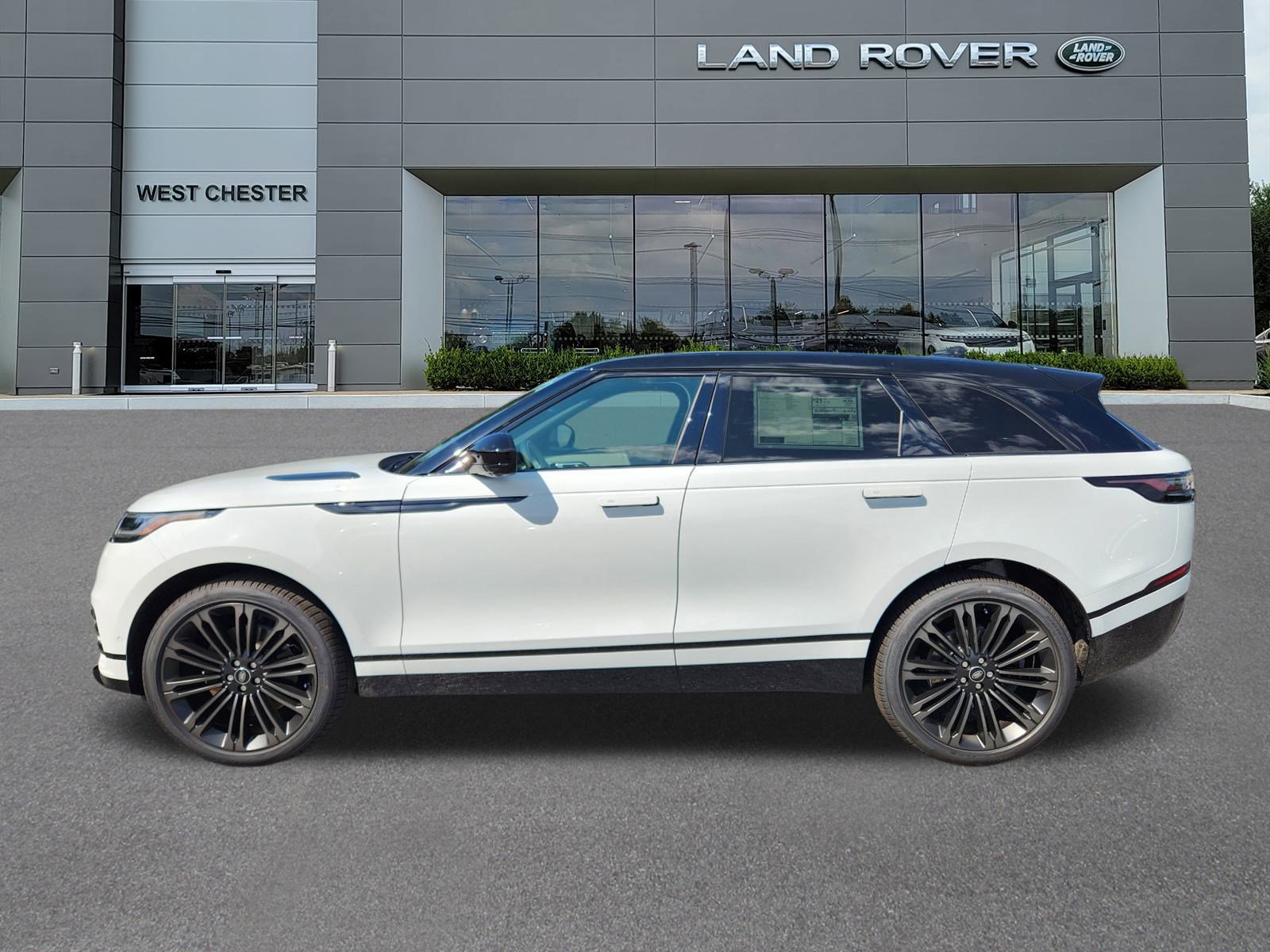 2026 Land Rover Range Rover Velar SE photo 2