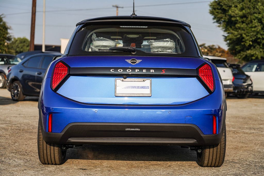 2025 Mini Cooper 2 Door Hardtop Signature photo 7