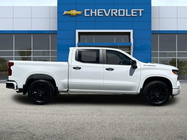 2025 Chevrolet Silverado 1500 Custom photo 3