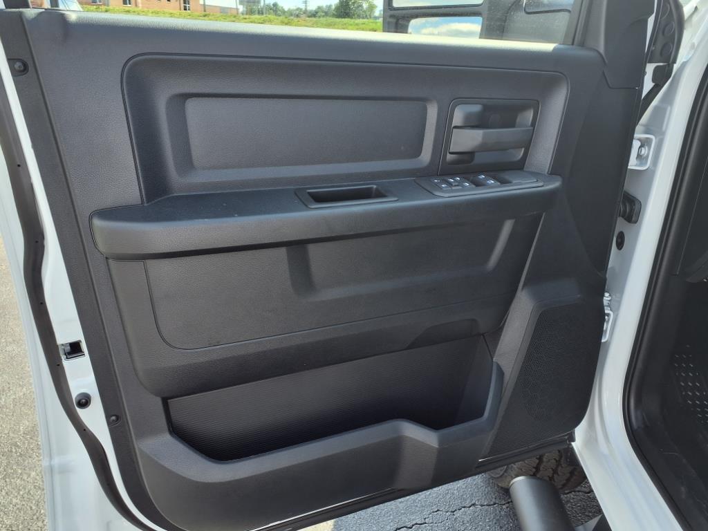 2026 Ram 2500 Tradesman photo 4