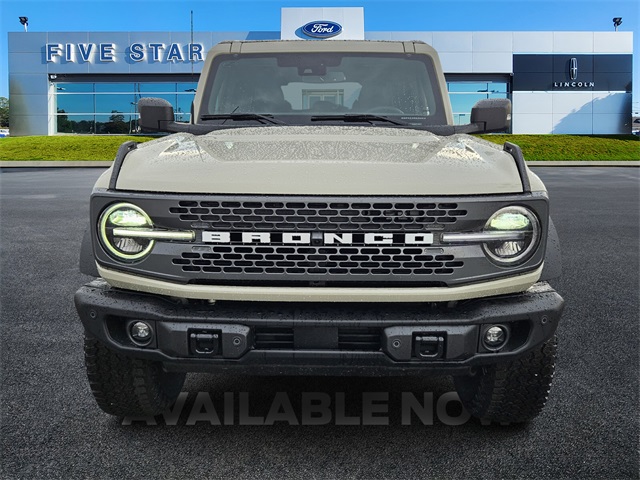 2025 Ford Bronco Badlands photo 2