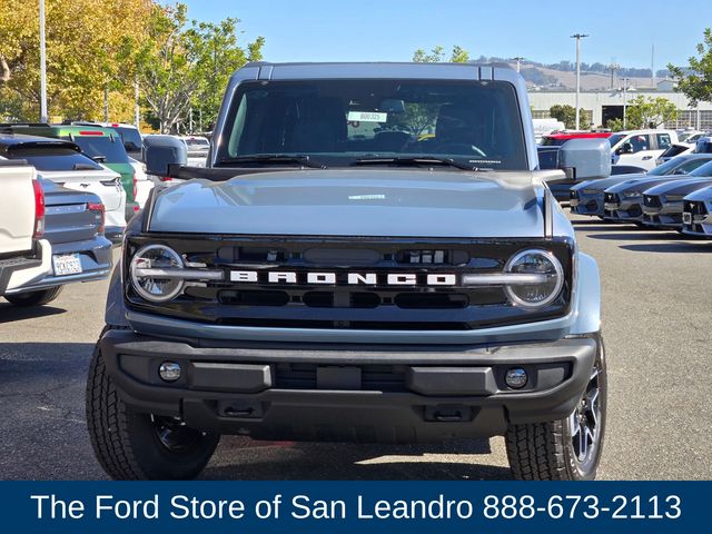 2025 Ford Bronco Outer Banks photo 3