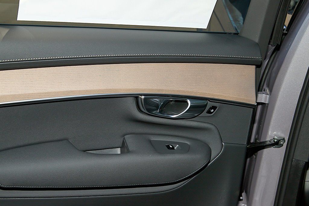 2026 VOLVO XC90 - Image 17