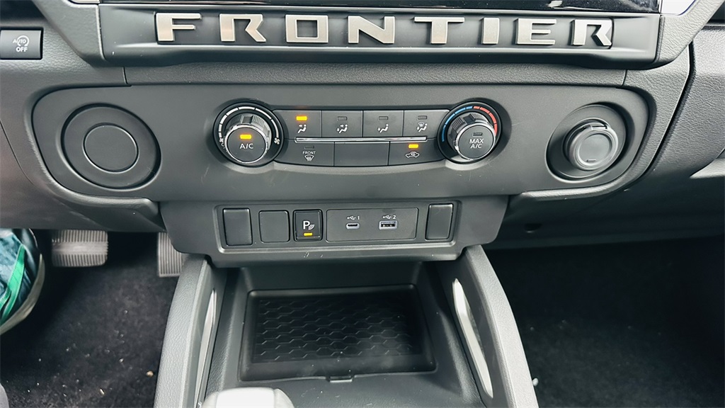2025 Nissan Frontier SV photo 23