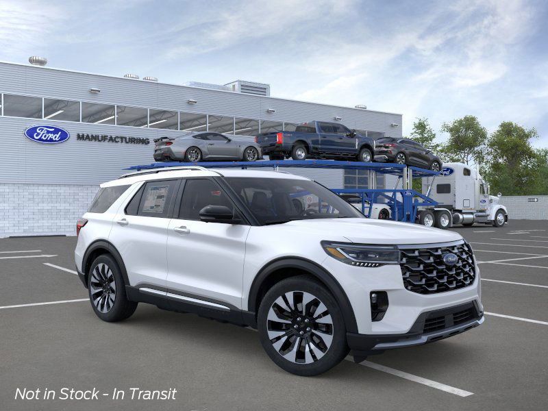 2026 Ford Explorer Platinum's photo