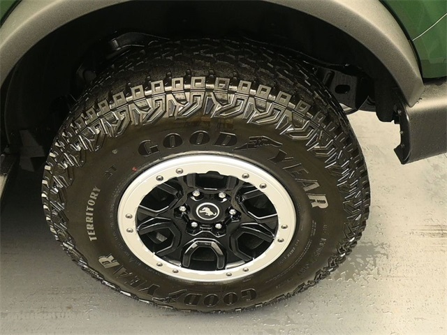 2025 Ford Bronco Outer Banks photo 8
