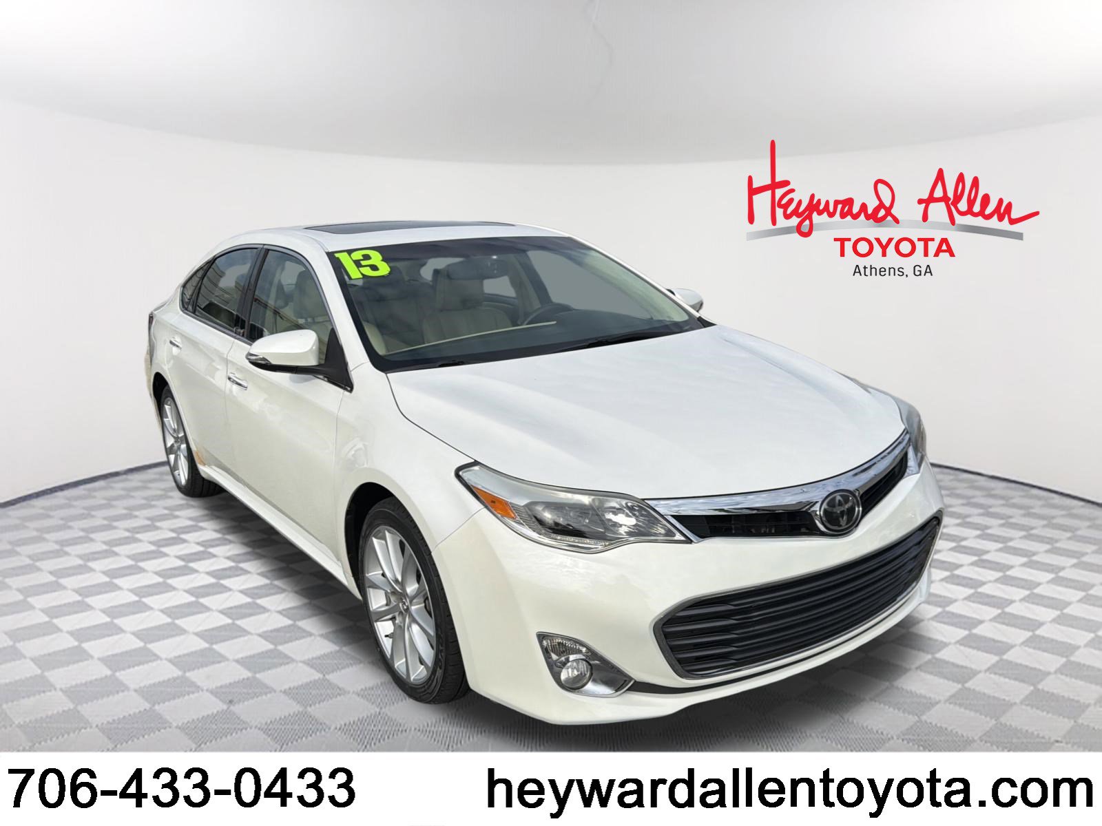 2013 Toyota Avalon XLE's photo