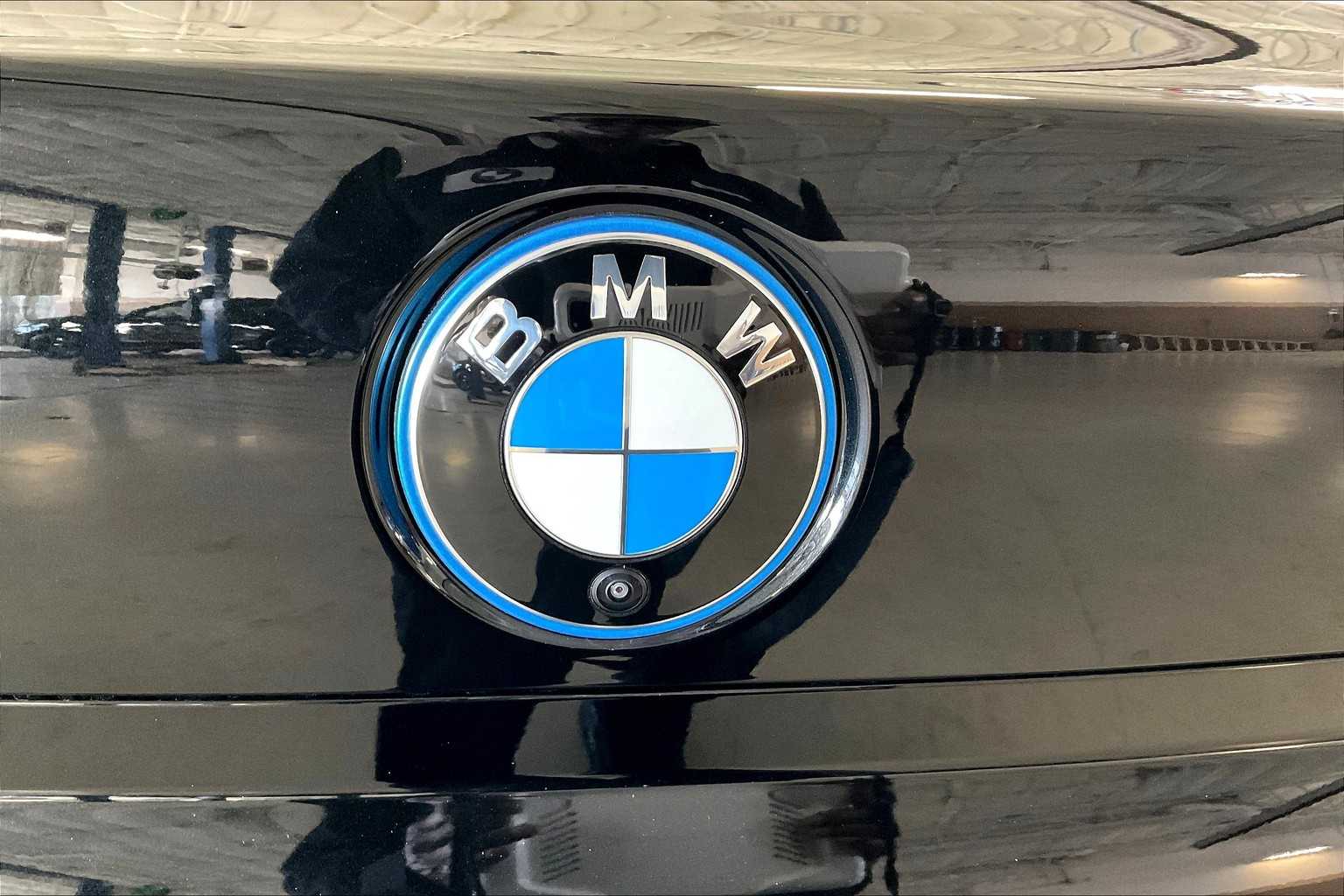 2026 Bmw 750e photo 15