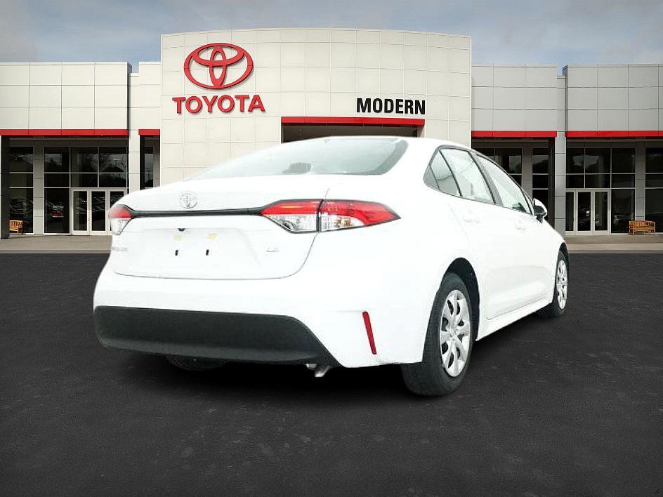 2025 Toyota Corolla LE photo 4