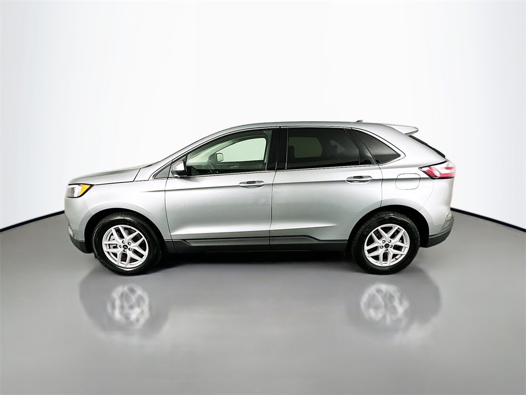 2024 Ford Edge SEL photo 4