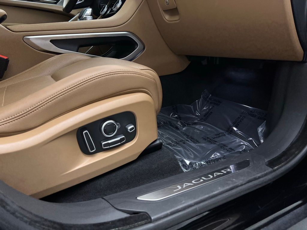 2022 Jaguar F-PACE P250 S photo 16