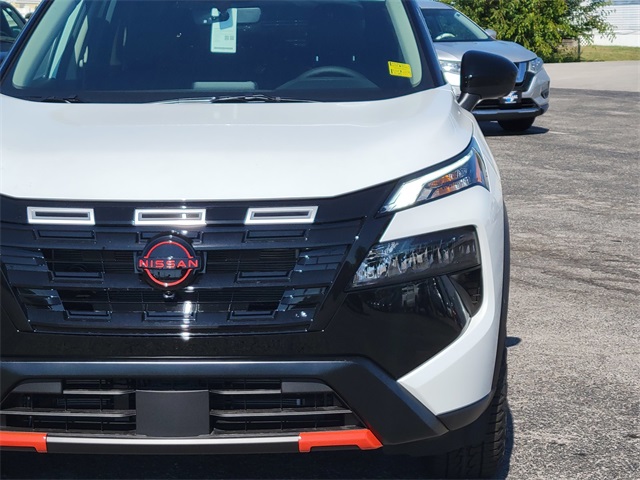 2026 Nissan Rogue SV photo 8