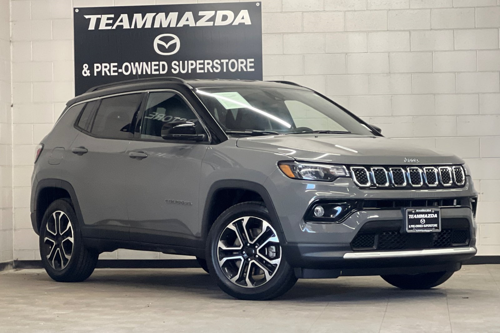 2023 Jeep Compass Limited photo 2