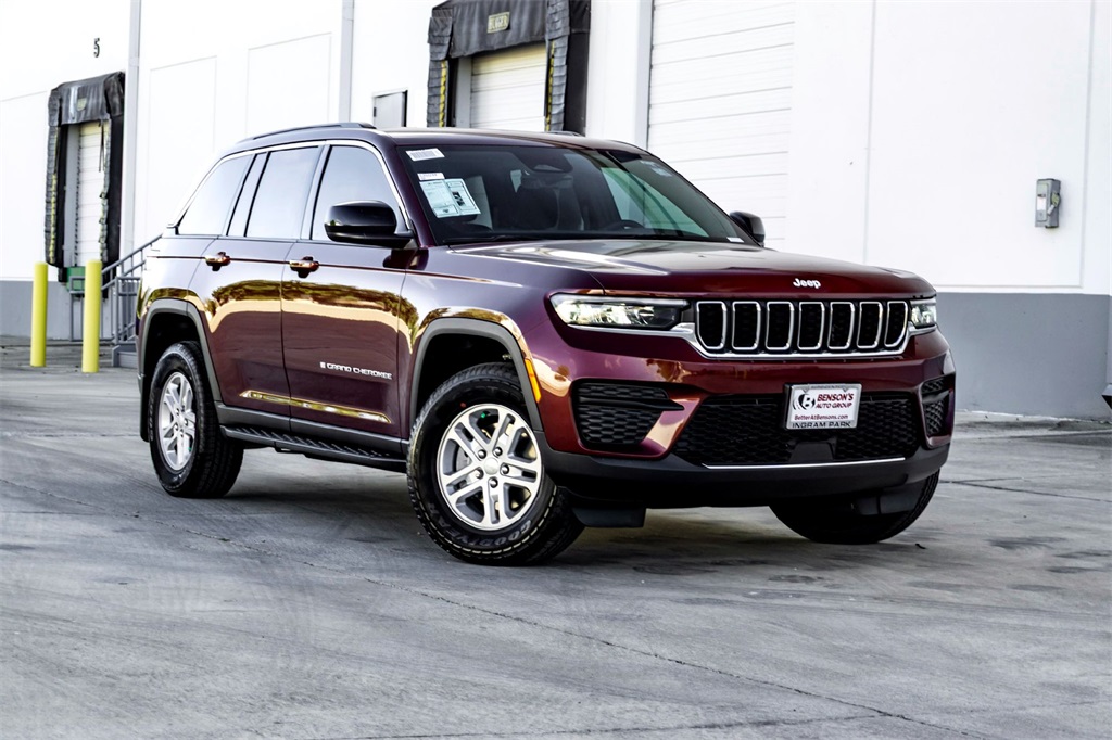 2025 Jeep Grand Cherokee Laredo's photo