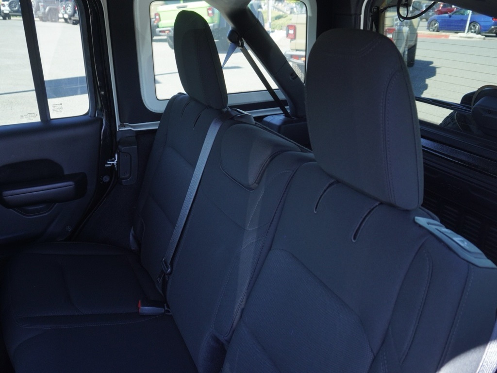 2019 Jeep Wrangler Sport S photo 19