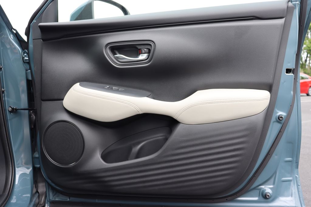 2025 Honda HR-V LX photo 18