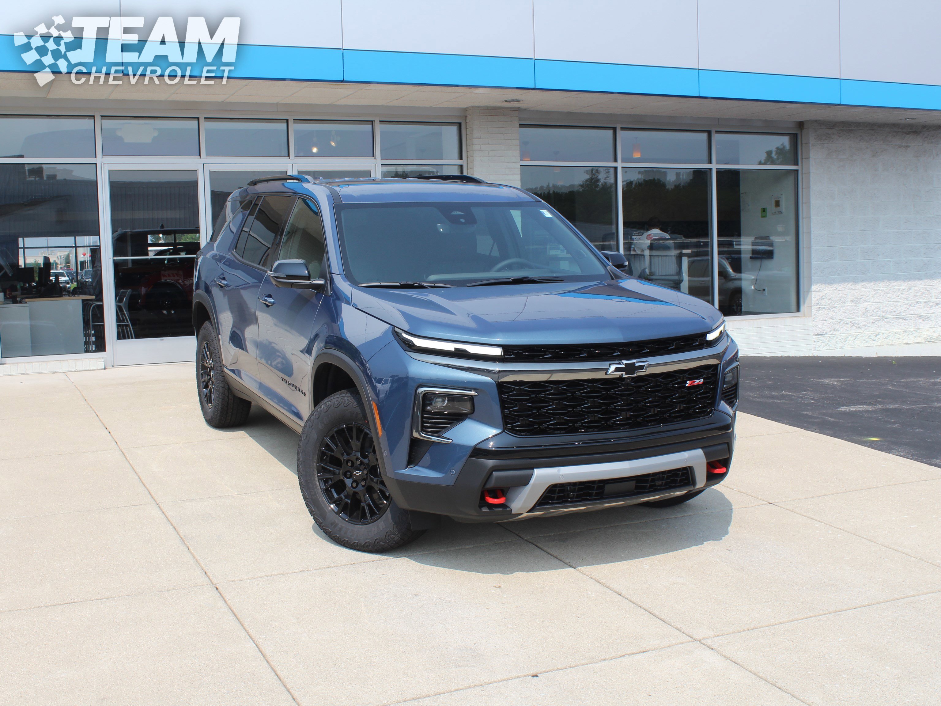 2026 Chevrolet Traverse Z71 photo 2