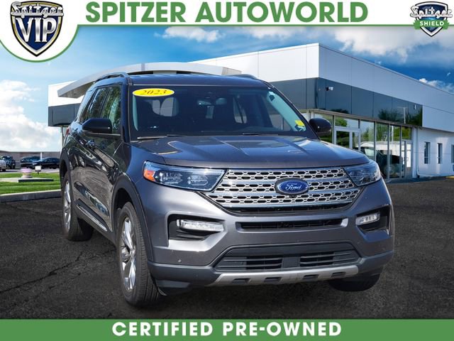 2023 Ford Explorer Limited's photo