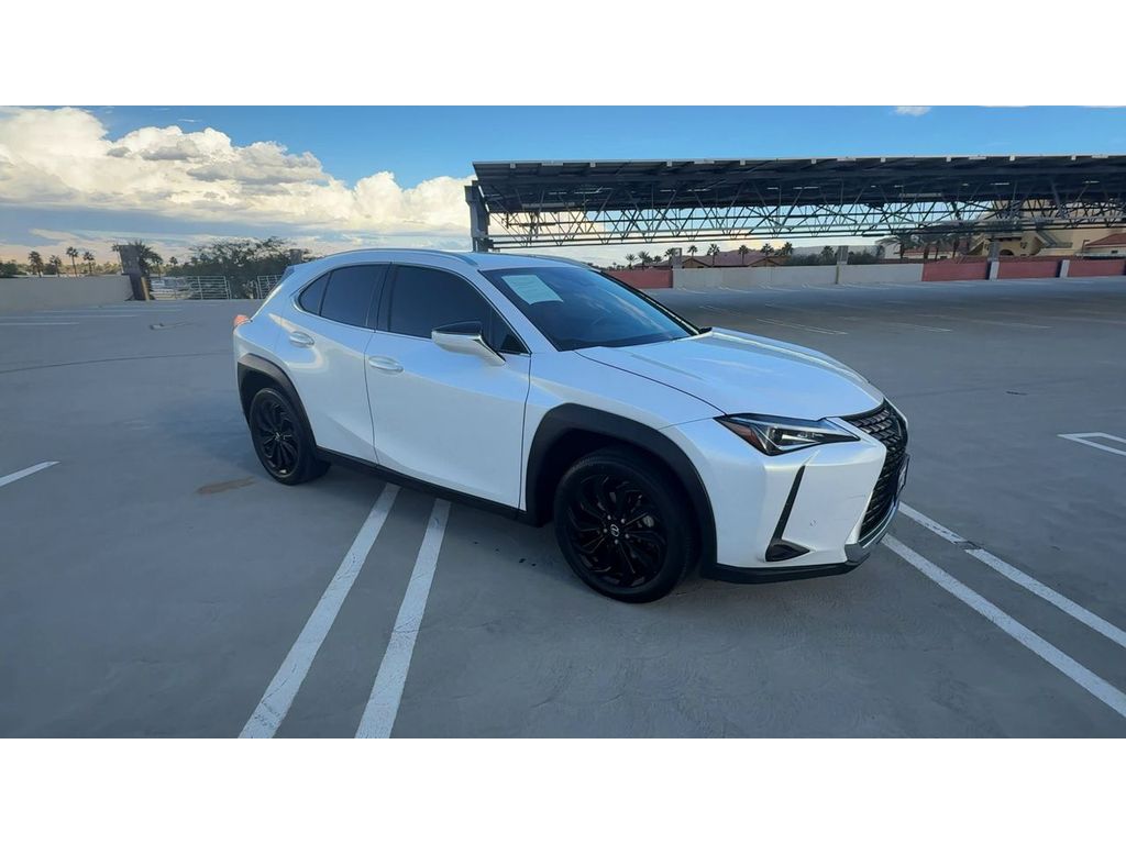 2021 Lexus UX 200 photo 2