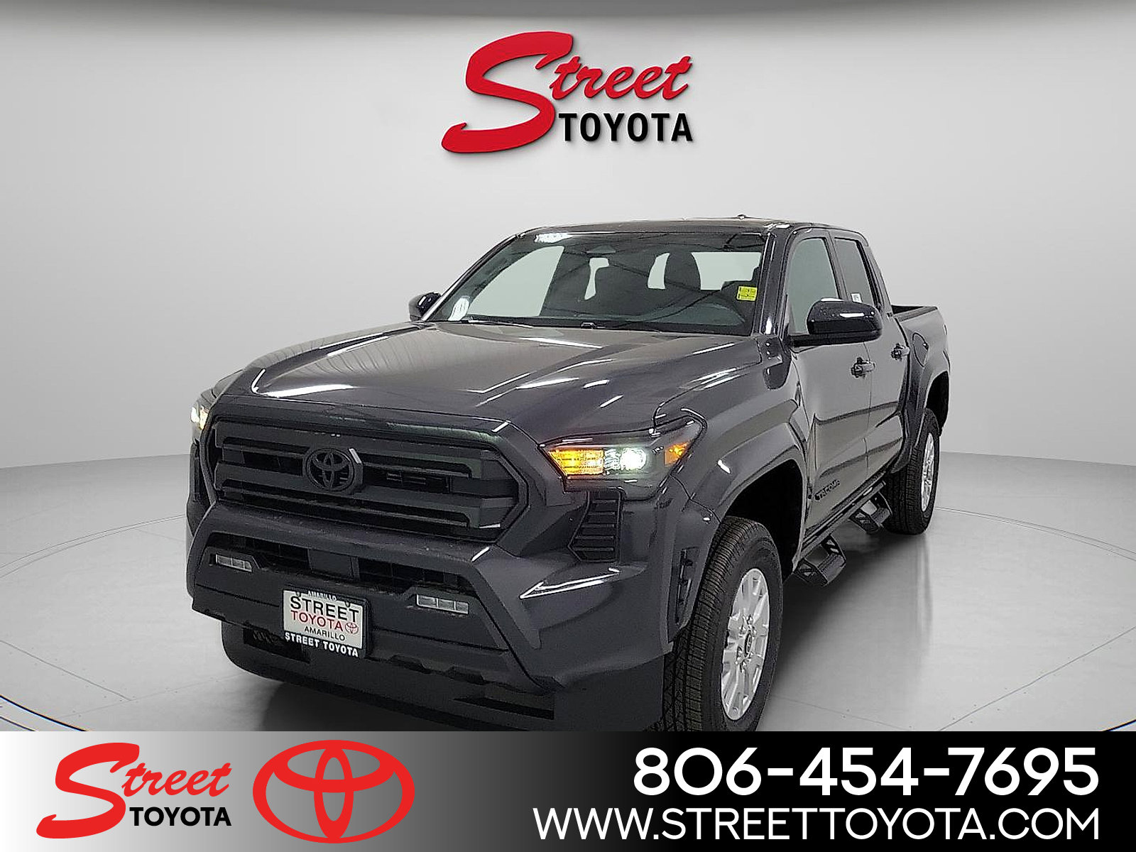 2025 Toyota Tacoma SR5's photo