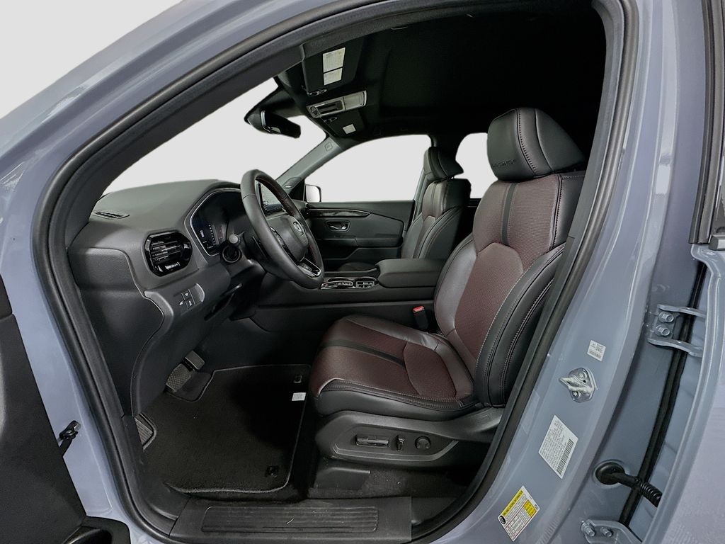 2025 Honda Pilot Black Edition photo 13