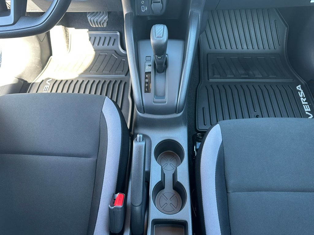 2025 Nissan Versa 1.6 S photo 18