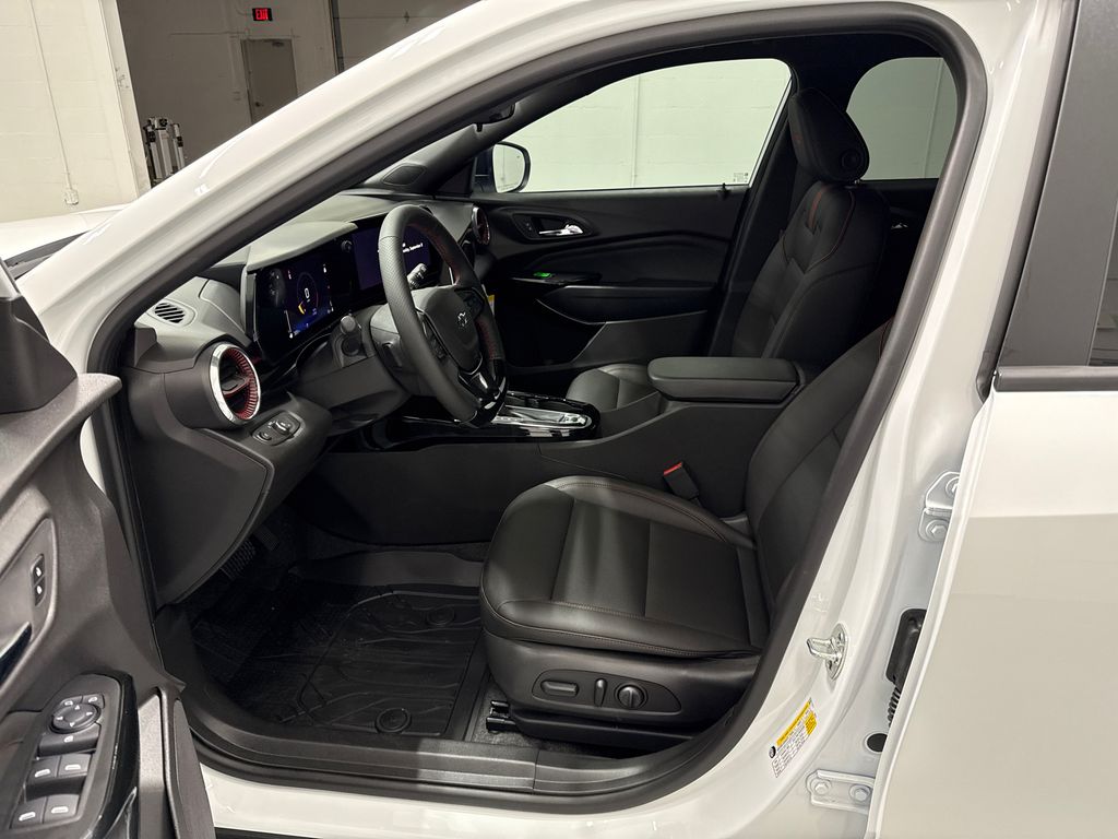 2025 Chevrolet Trax photo 11