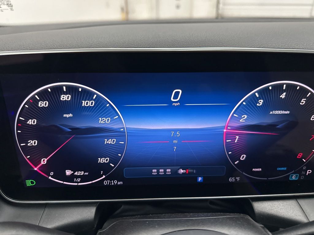 2025 Mercedes Benz GLC 300 photo 12