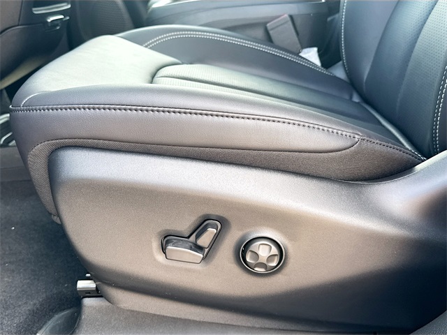 2025 Chrysler Voyager LX photo 17