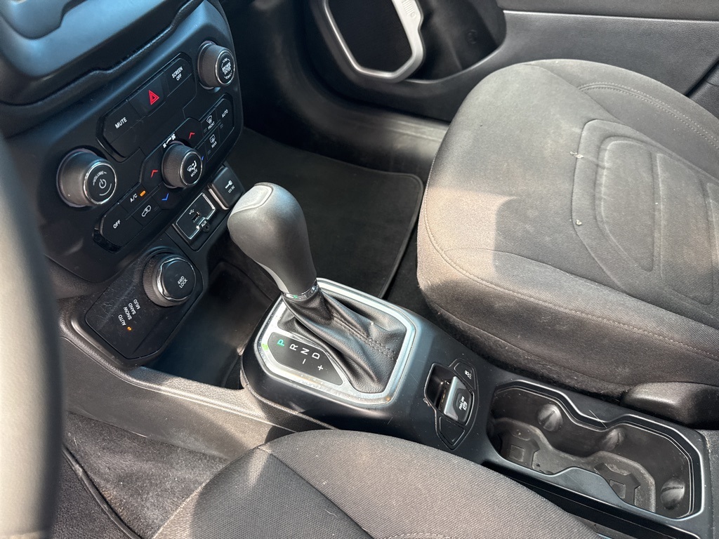 2018 Jeep Renegade Latitude North Edition photo 28