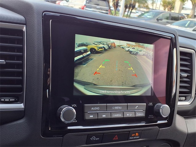 2024 Nissan Frontier SV photo 4