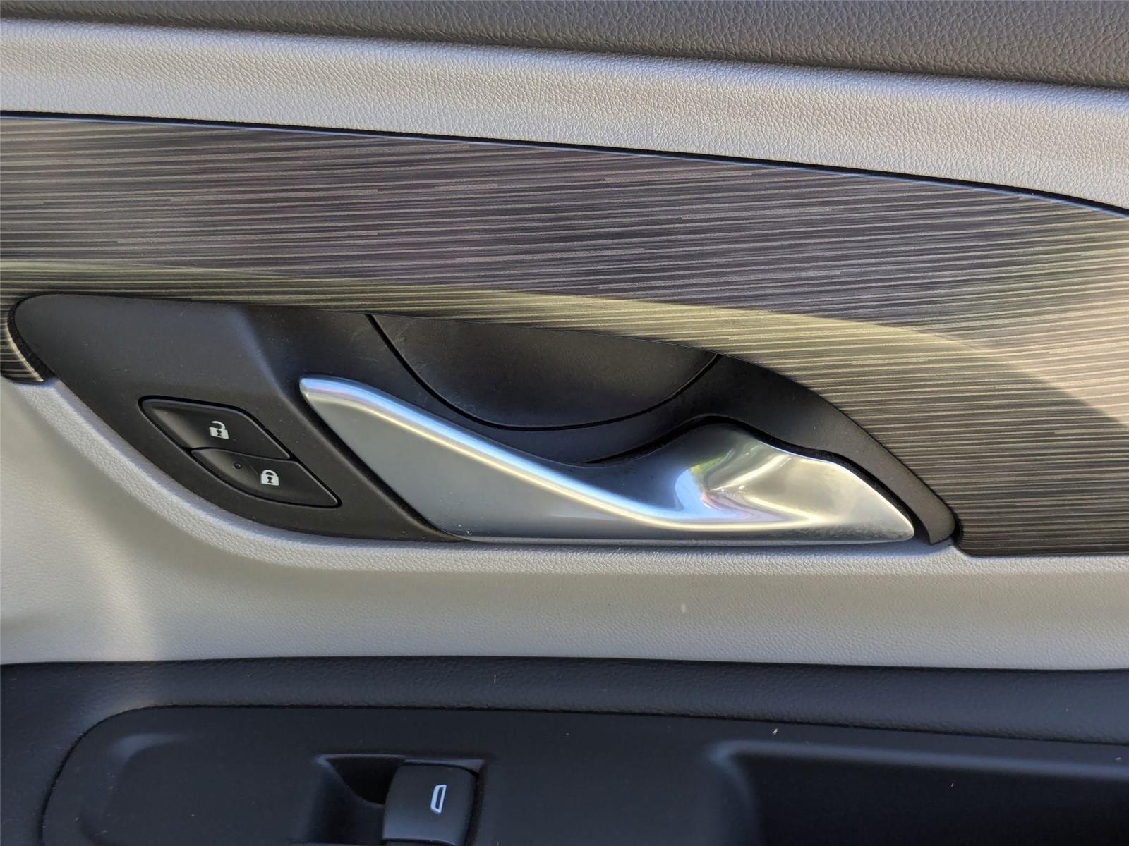 2022 Gmc Terrain SLE photo 35