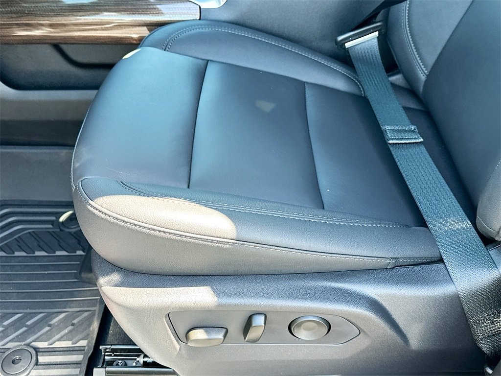 2025 Chevrolet Silverado 1500 RST photo 12