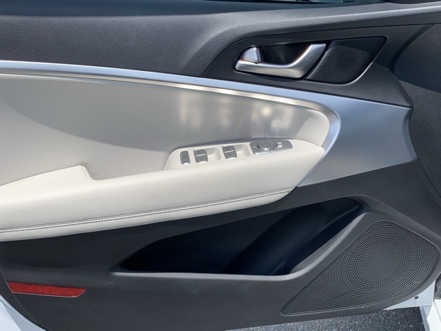 2025 Genesis G70 2.5T photo 15