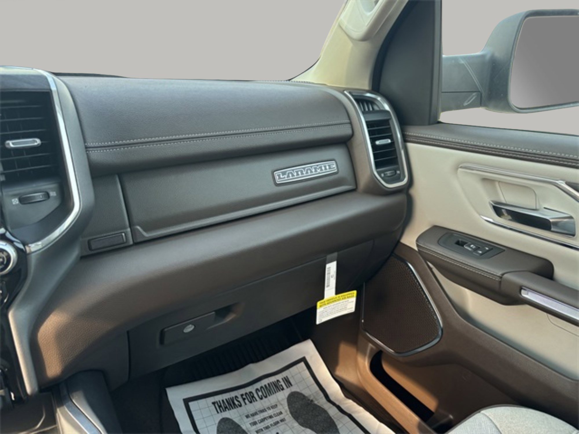 2025 Ram 1500 Laramie photo 14