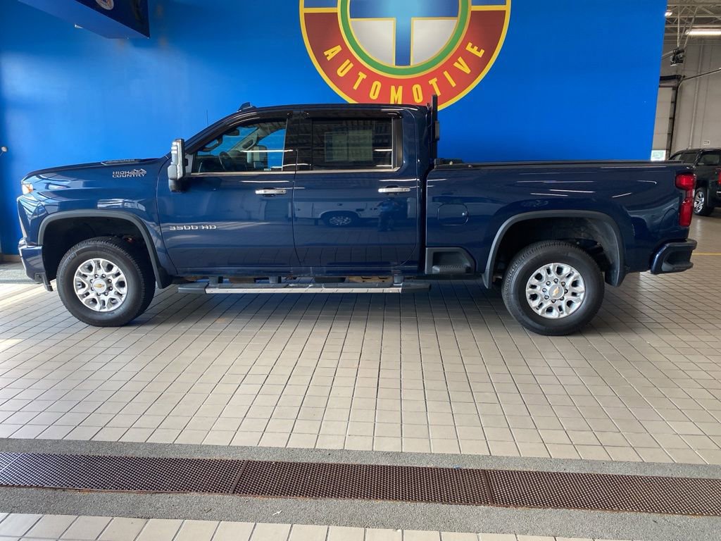 2023 Chevrolet Silverado 3500HD High Country photo 18