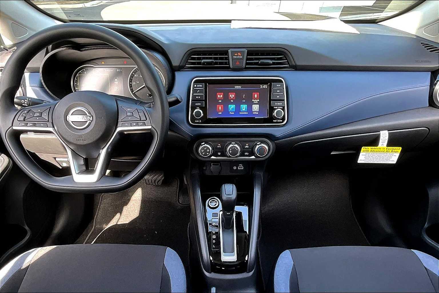 2025 Nissan Versa SV photo 5