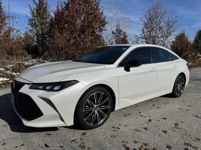 2019 Toyota Avalon XSE's photo