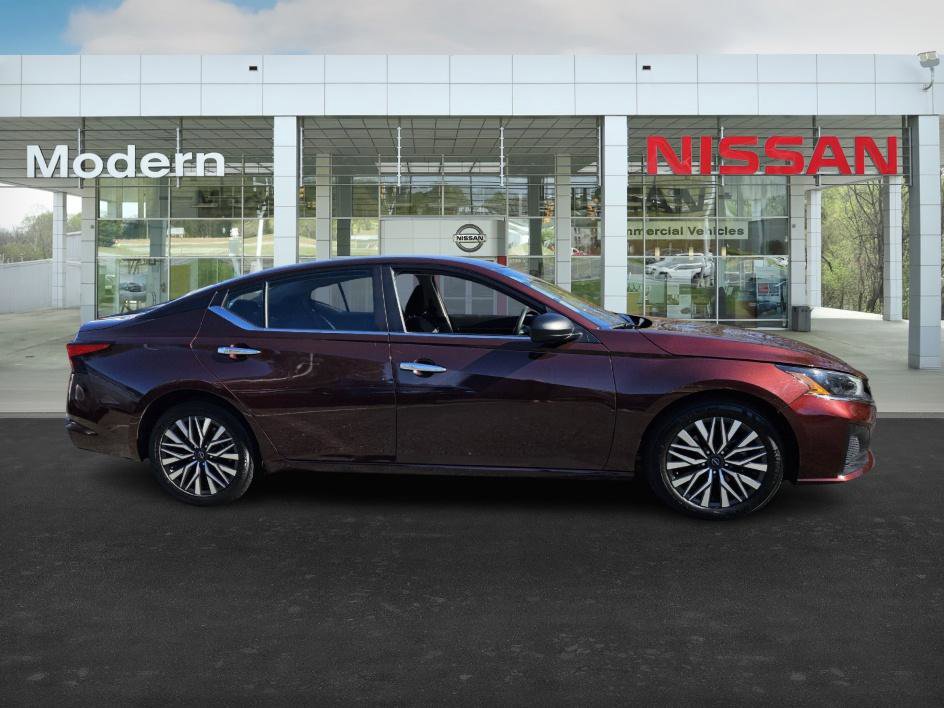 2024 Nissan Altima 2.5 SV photo 3