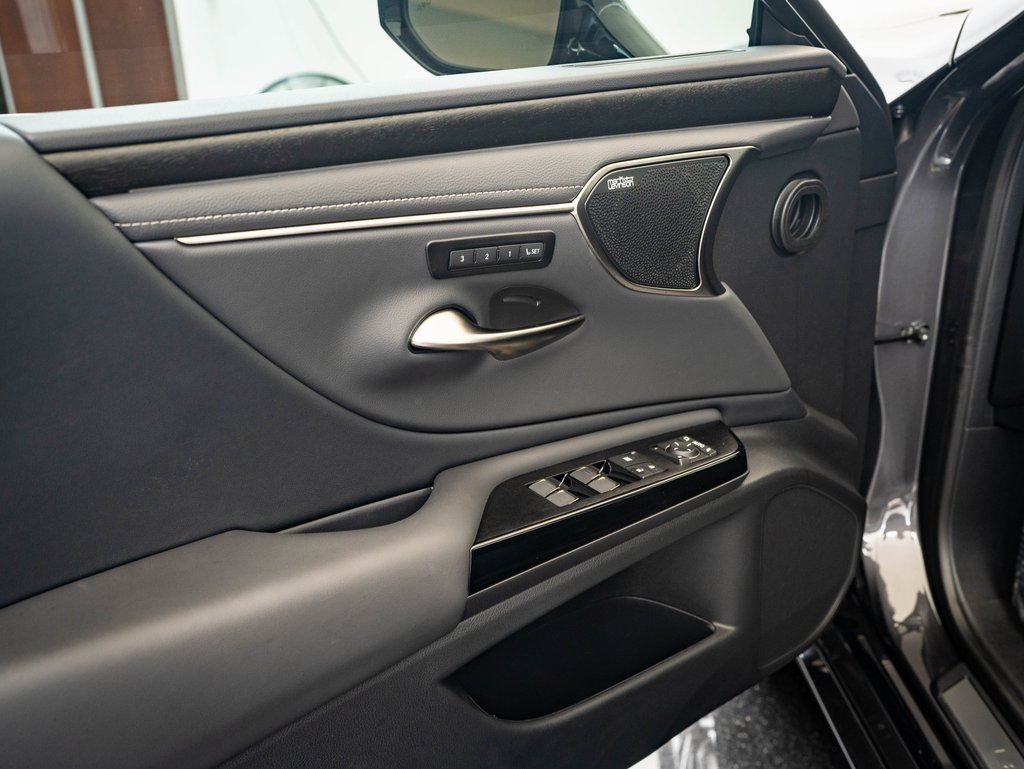 2025 Lexus ES 350 Ultra Luxury photo 23