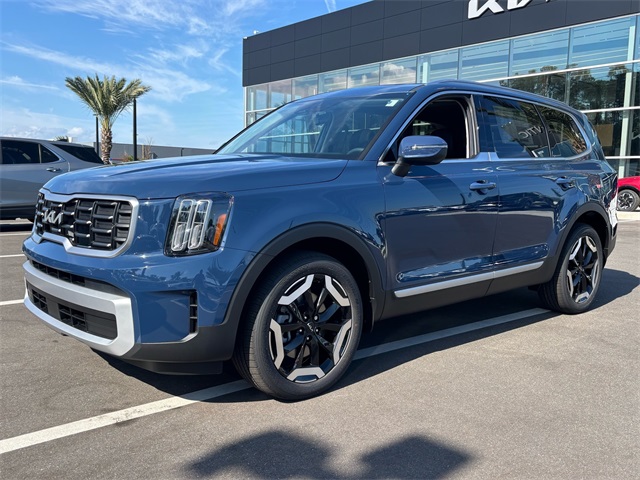2025 Kia Telluride S photo 2