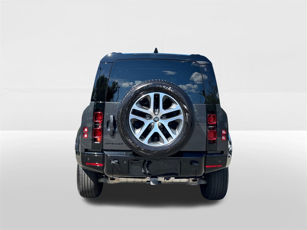 2024 Land Rover Defender 110 X-Dynamic SE photo 5