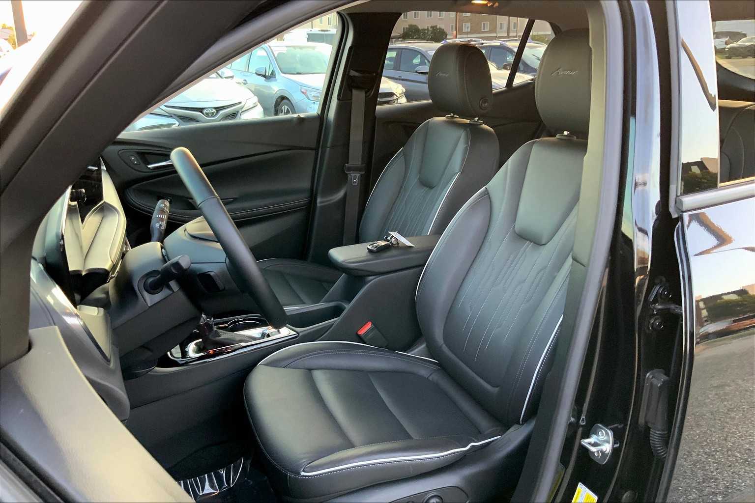 2024 Buick Encore GX Avenir photo 7