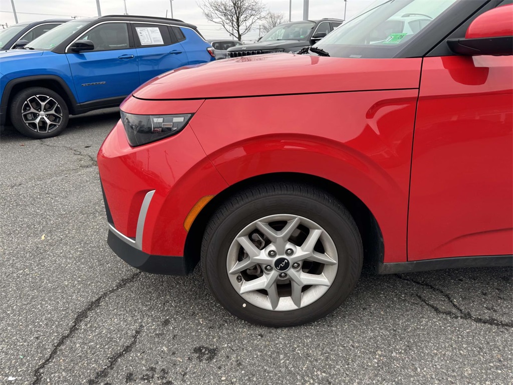 2023 Kia Soul LX photo 2
