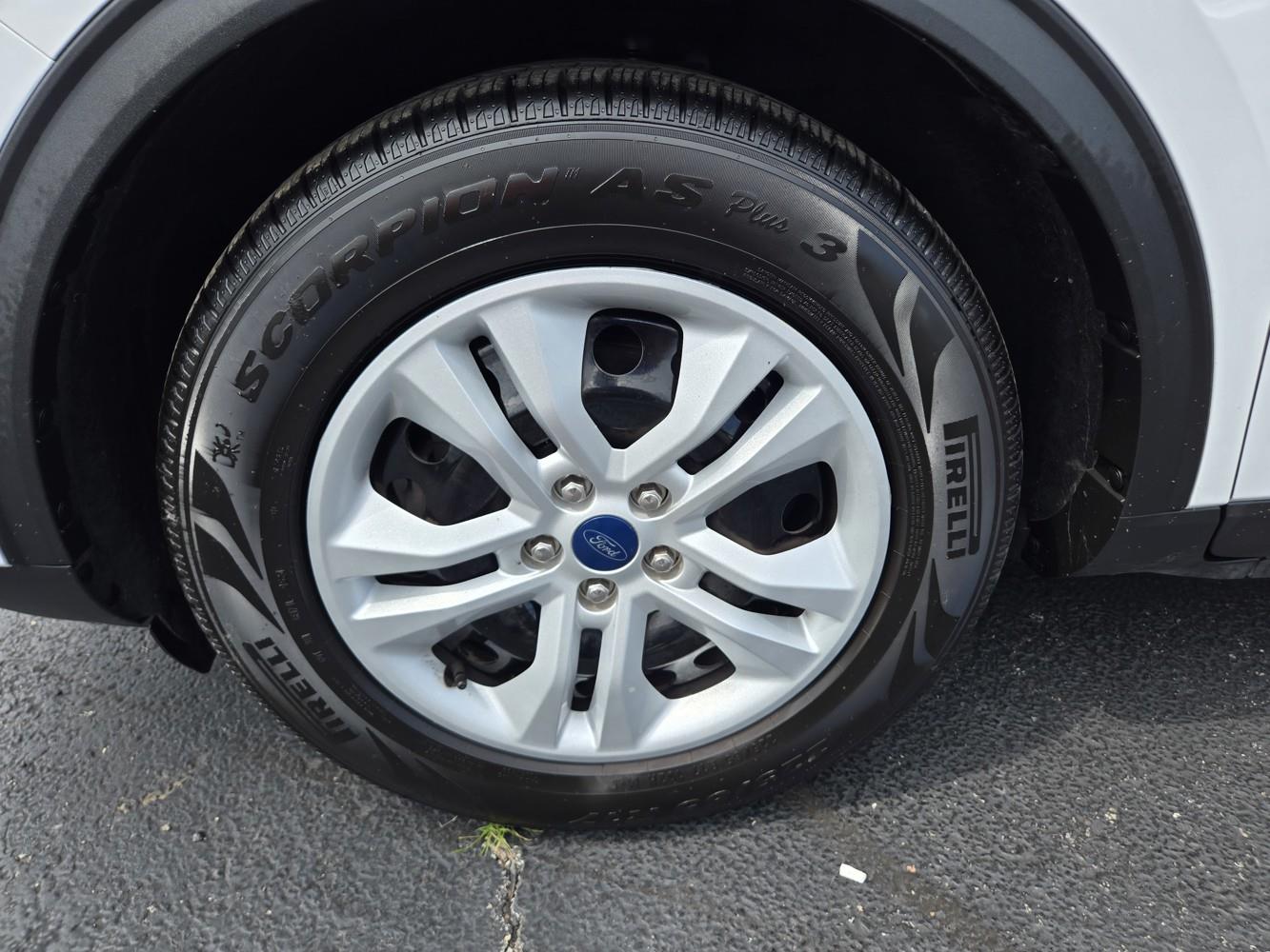 2022 Ford Escape S photo 38
