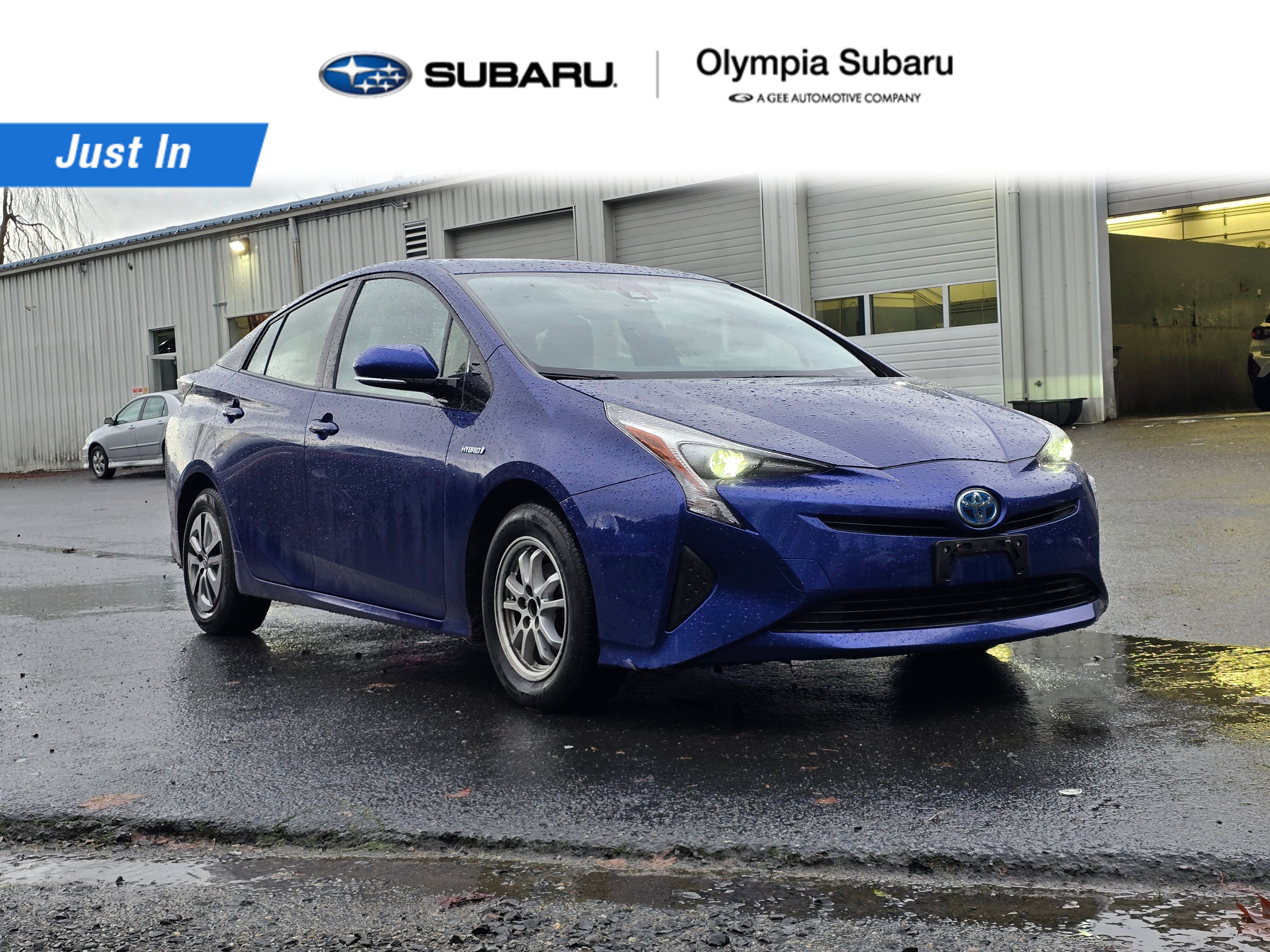 2017 Toyota Prius Four's photo