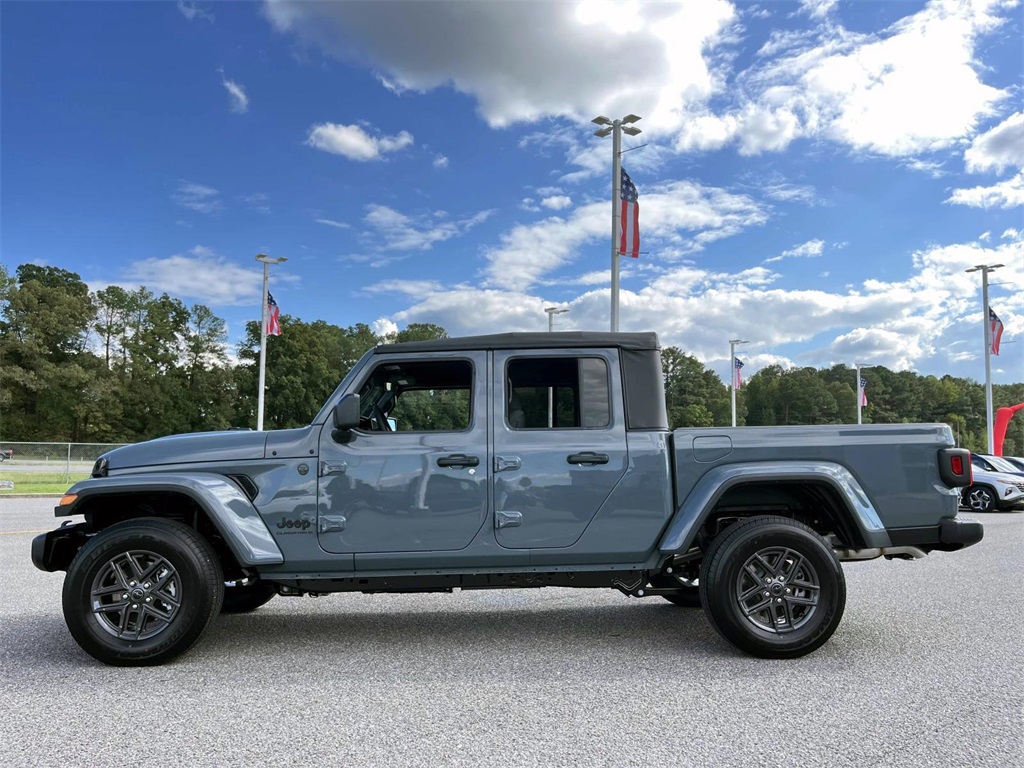 2025 Jeep Gladiator Sport S photo 3