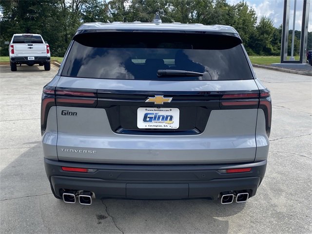 2024 Chevrolet Traverse LS photo 3